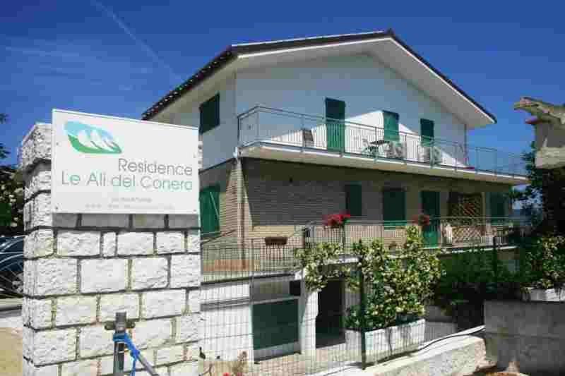 Residence Le Ali Del Conero Марчели Екстериор снимка