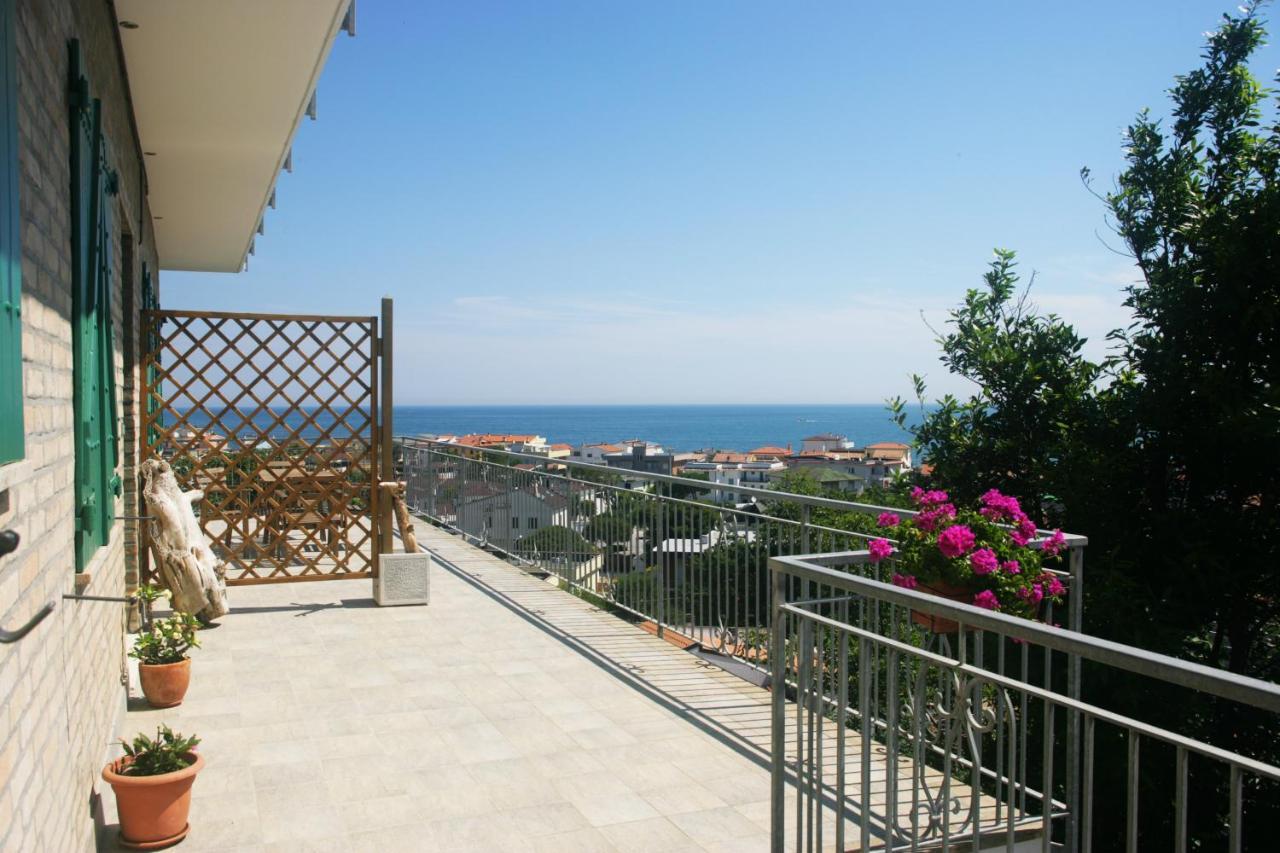 Residence Le Ali Del Conero Марчели Екстериор снимка